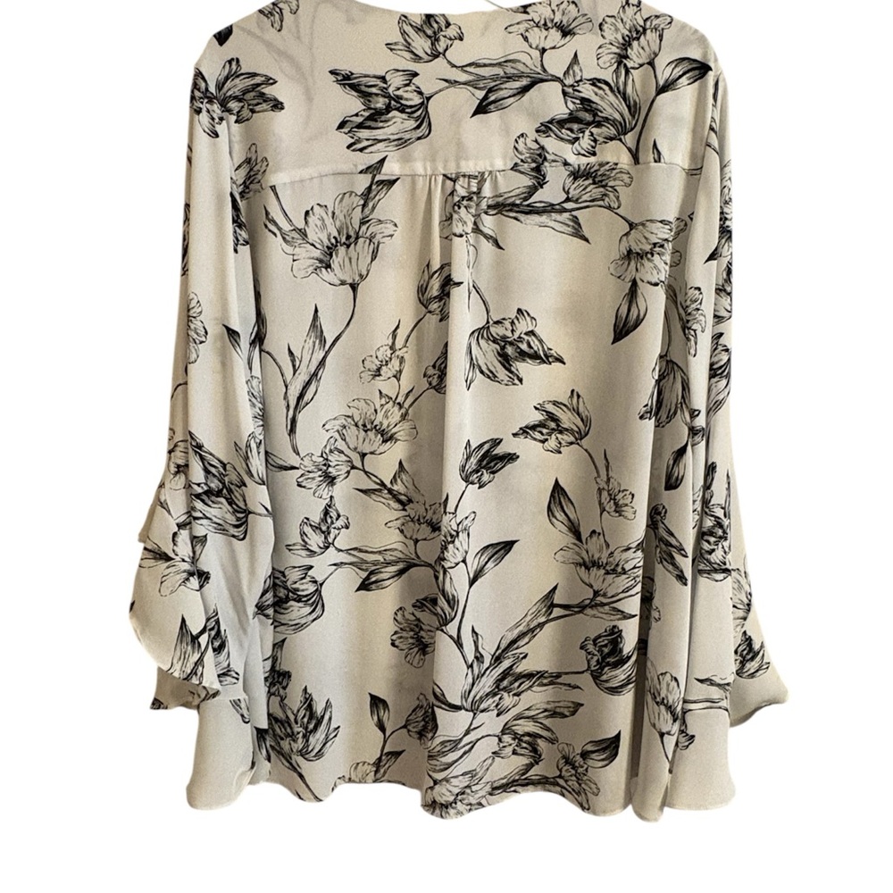 Chelsea & Theodore Women’s Ruffle Bell Sleeve Blouse 1X - Picture 2 of 5